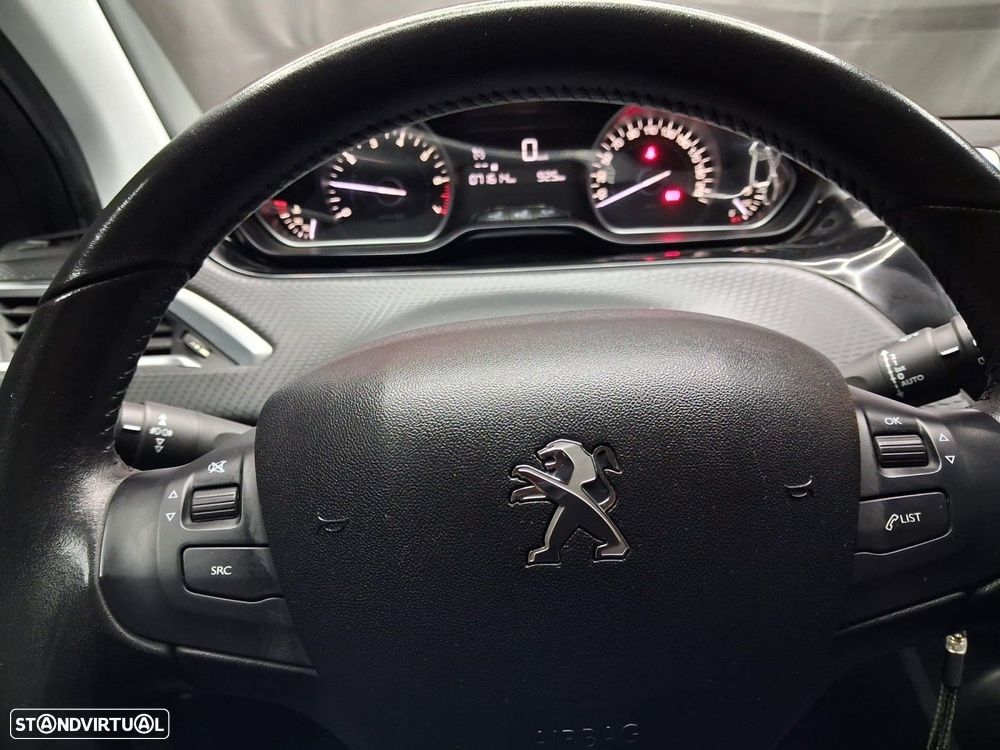 Peugeot 2008 1.2 PureTech Style - 11