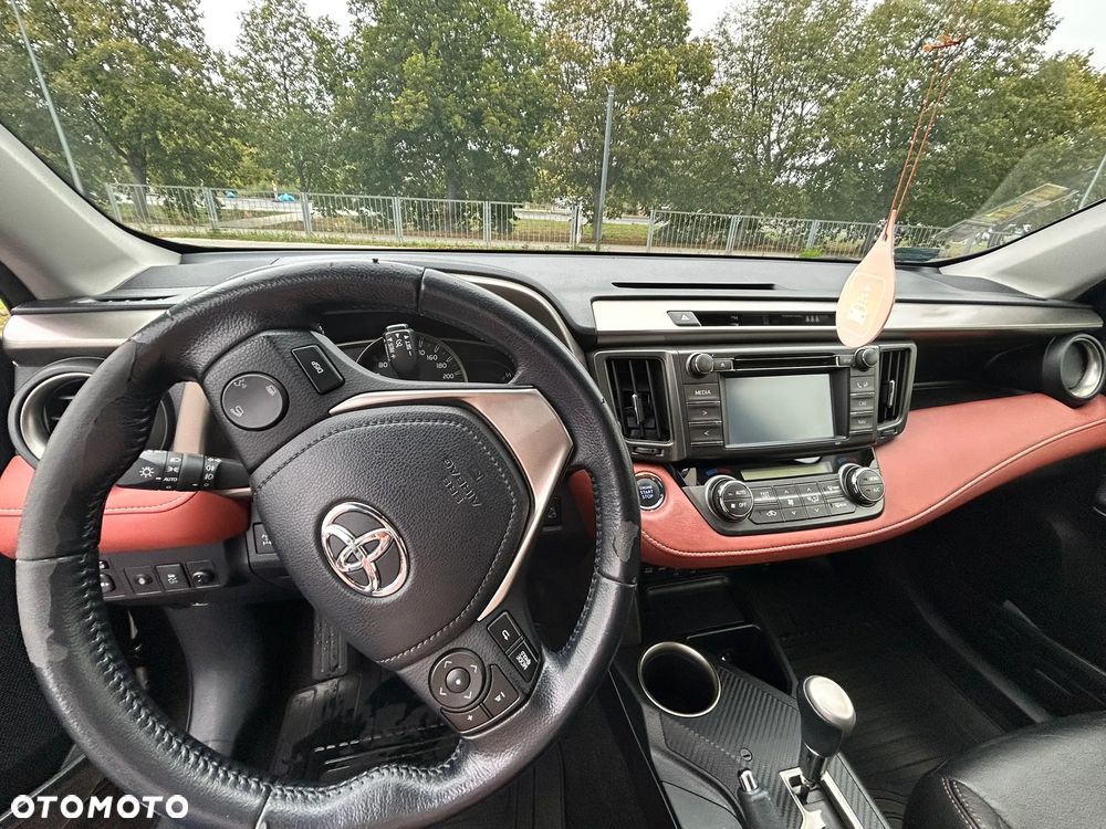 Toyota RAV4 - 12