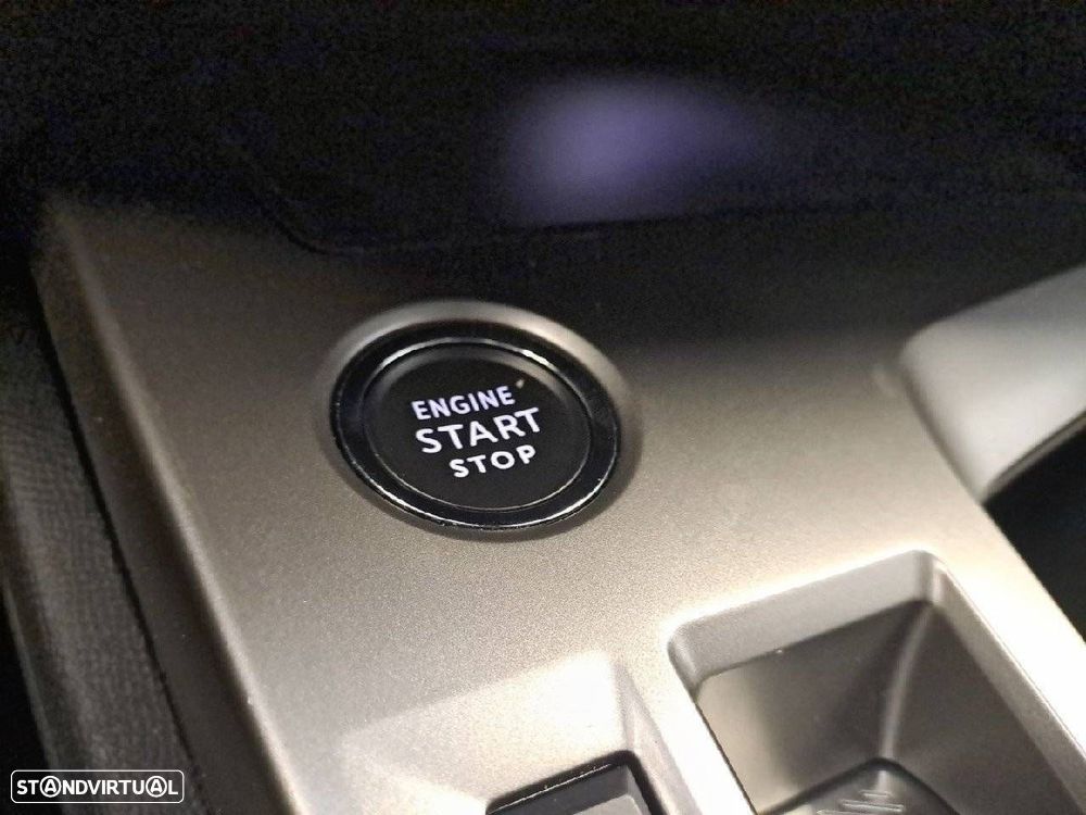 Peugeot 308 1.2 Hybrid Style e-DCS6 - 18
