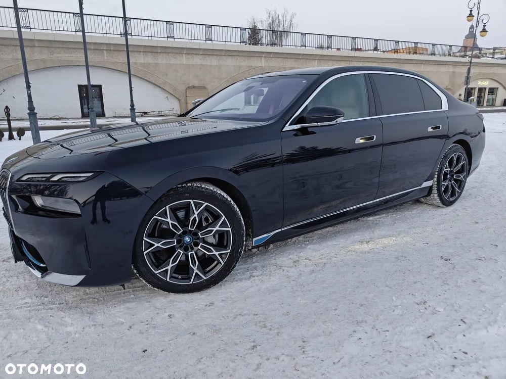 BMW i7 xDrive60 - 4
