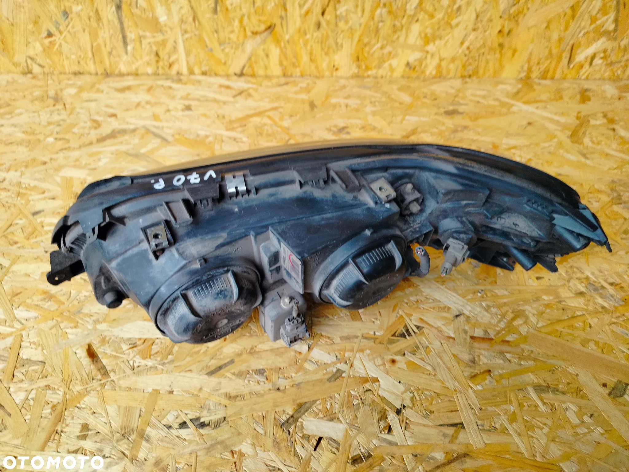 Lampa Przód Przednia Prawa Volvo V70 II XC70 II 00-07r. - 2