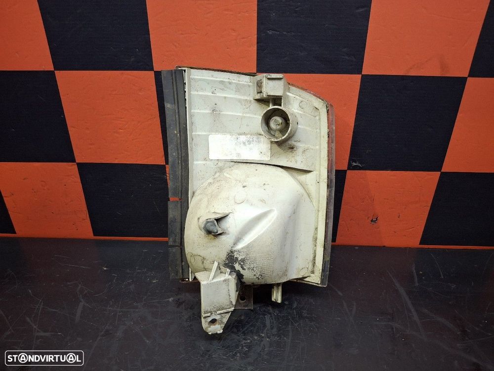 Farolim Mínimo Esq. Mitsubishi Canter Camião De Plataforma/Chassis (Fb - 2