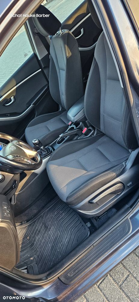 Hyundai i30 1.6 D Style - 6