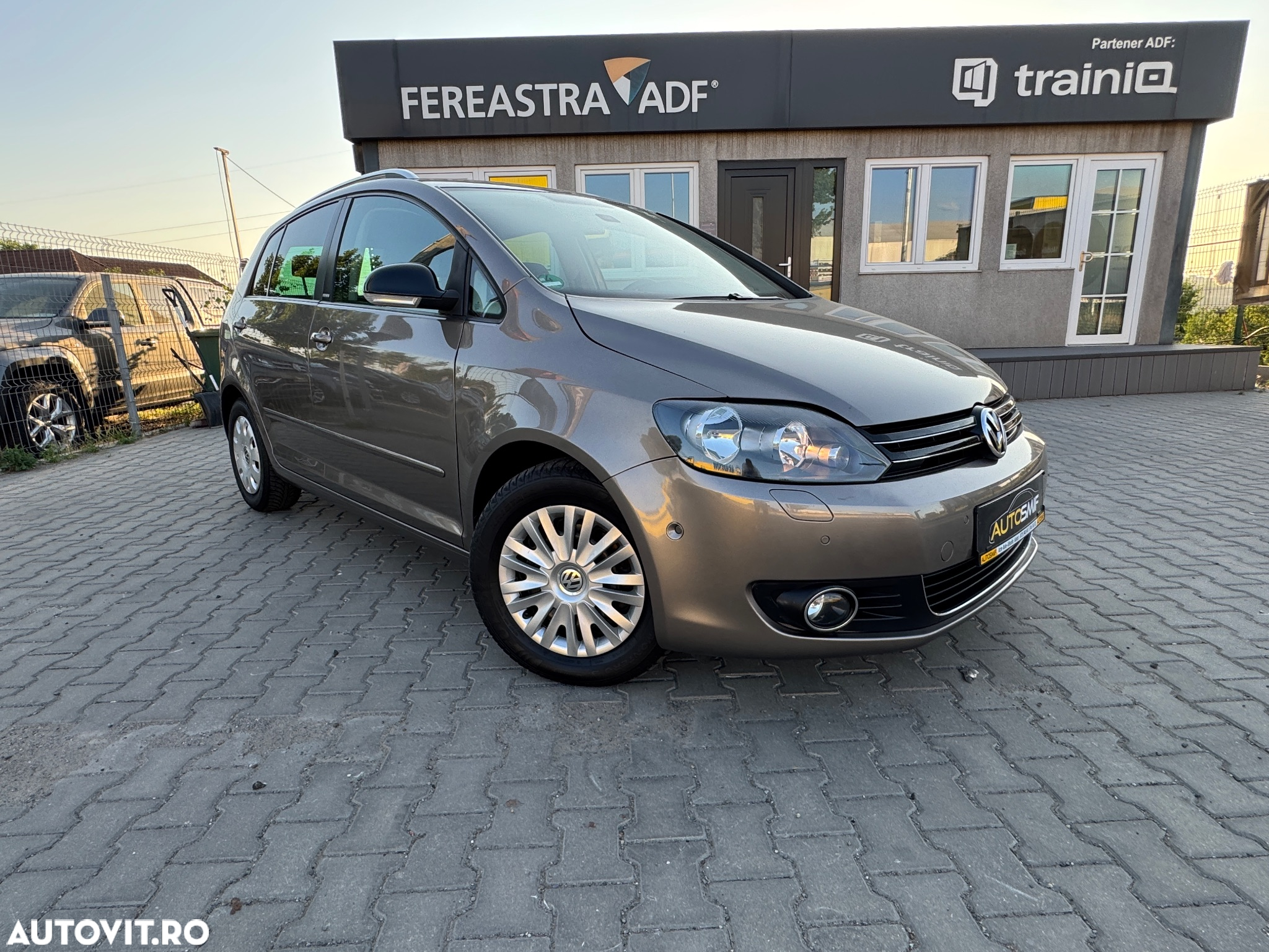 Volkswagen Golf 1.6 TDI DPF DSG MATCH - 3