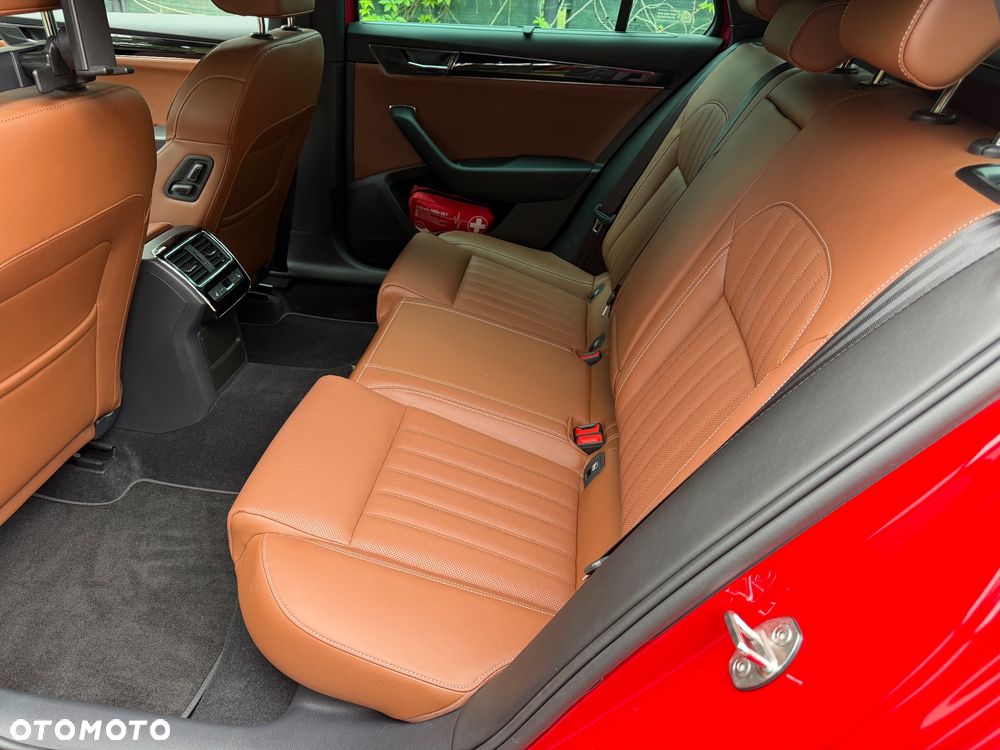 Skoda Superb 2.0 TSI 4x4 L&K DSG - 11