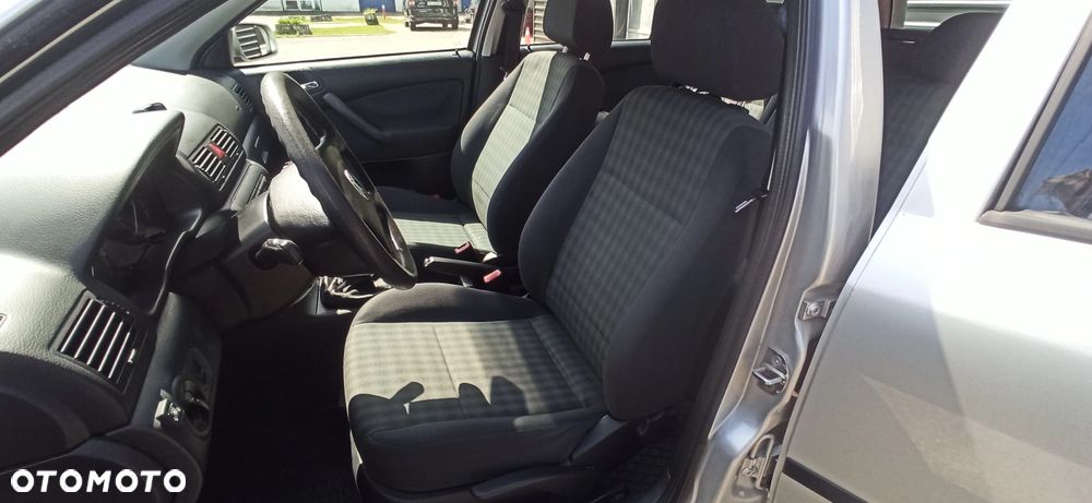 Skoda Octavia 1.6 Combi - 7