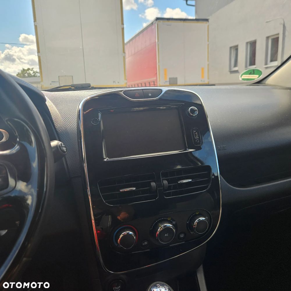 Renault Clio 1.2 16V 75 Limited - 17