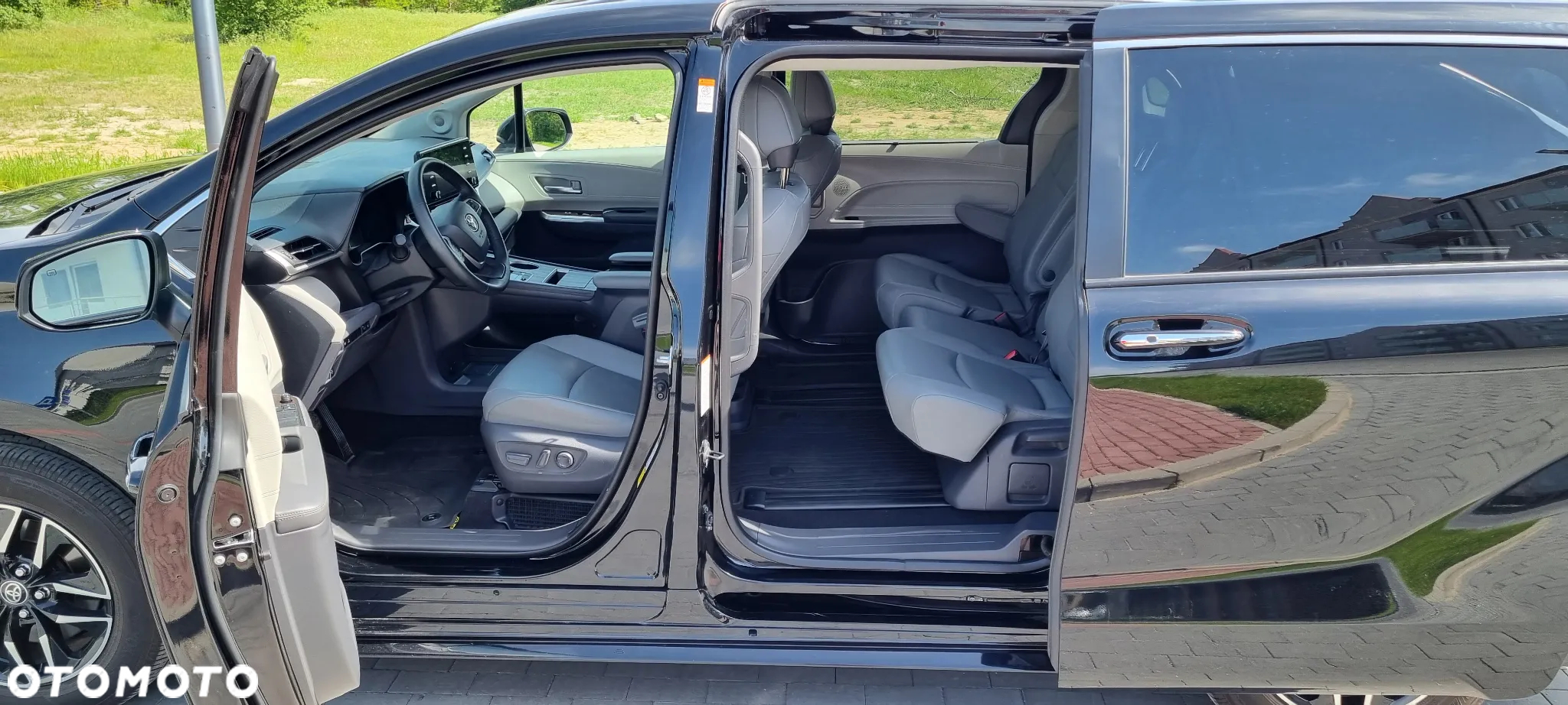 Toyota Sienna - 10