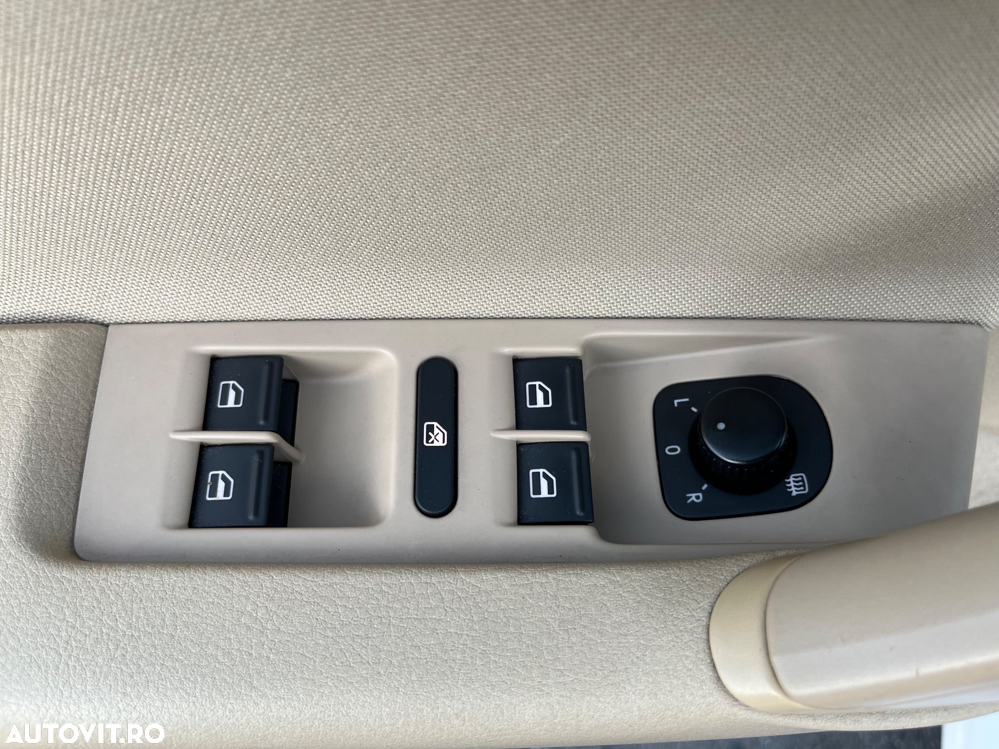 Volkswagen Passat Variant 2.0 TDI DPF DSG Individual - 26