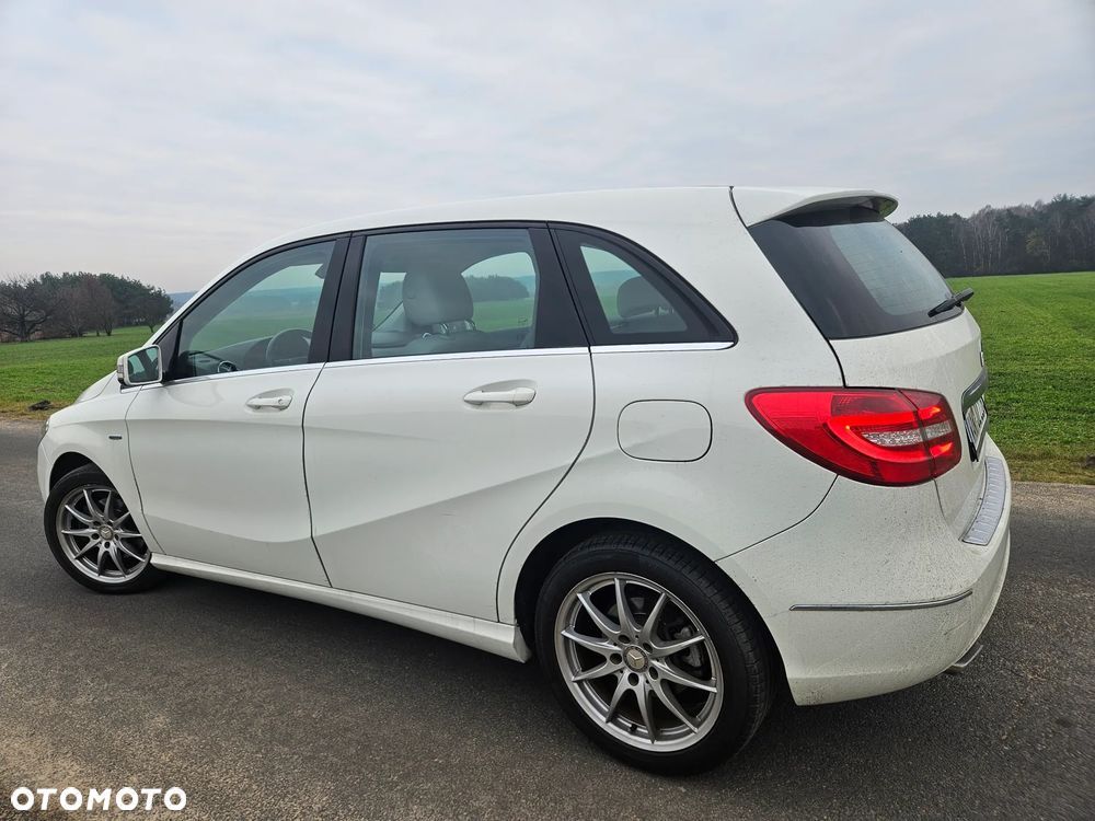 Mercedes-Benz Klasa B 180 BlueEFFICIENCY Edition Style - 14