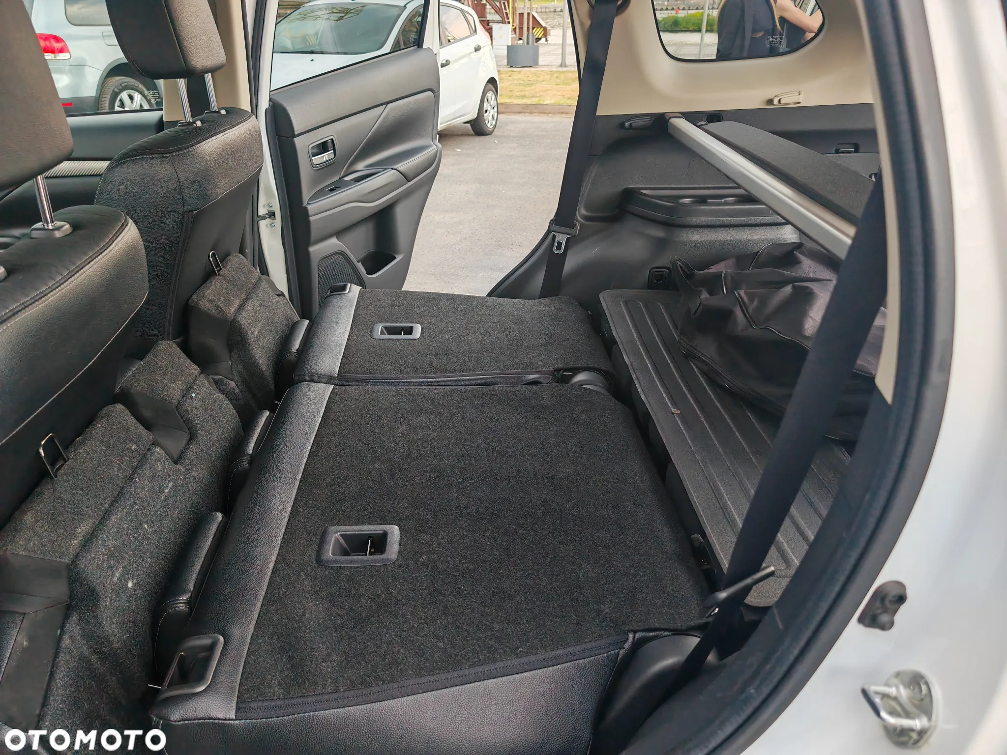 Mitsubishi Outlander 2.0 Instyle + 4WD CVT - 19