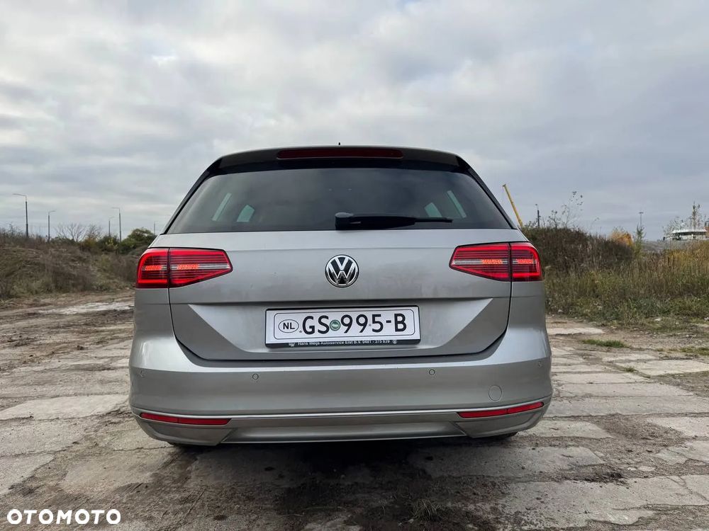 Volkswagen Passat 1.6 TDI BMT Comfortline - 8