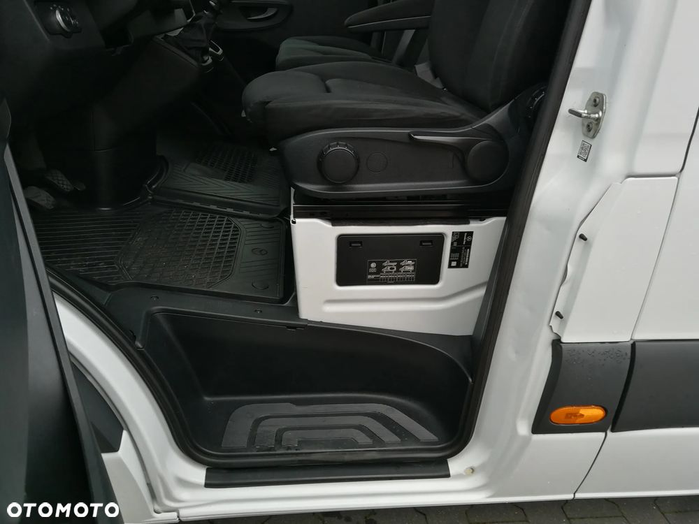 Mercedes-Benz Sprinter - 16