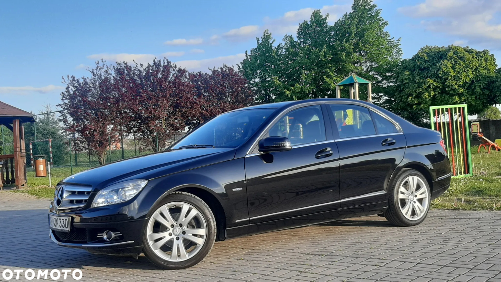 Mercedes-Benz Klasa C 180 CGI BlueEff Avantgarde - 4