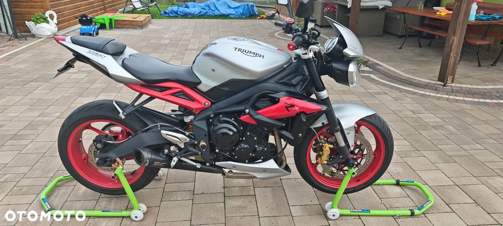 Triumph Street Triple - 15