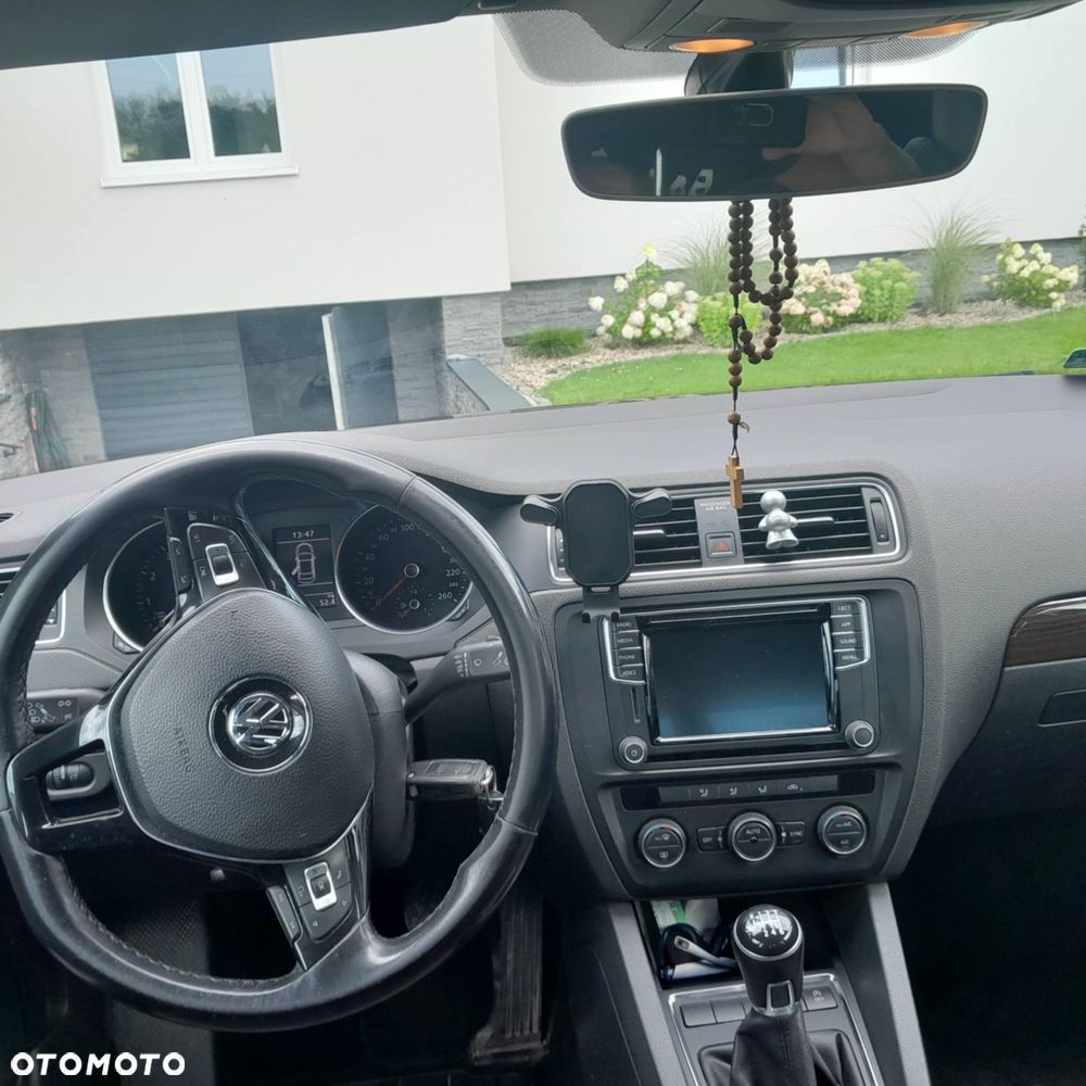 Volkswagen Jetta - 6