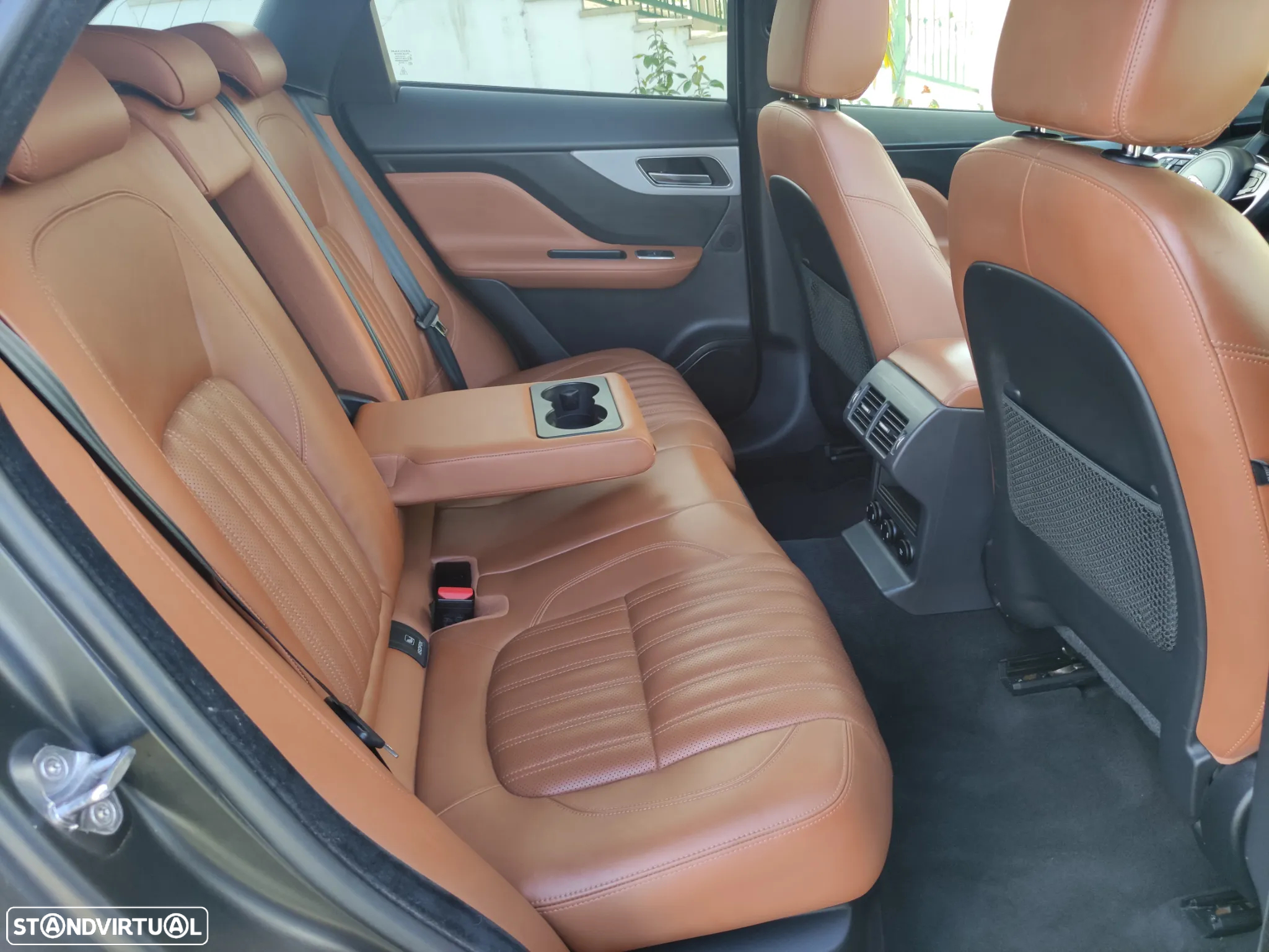Jaguar F-Pace 2.0 i4D Portfolio Aut. - 11