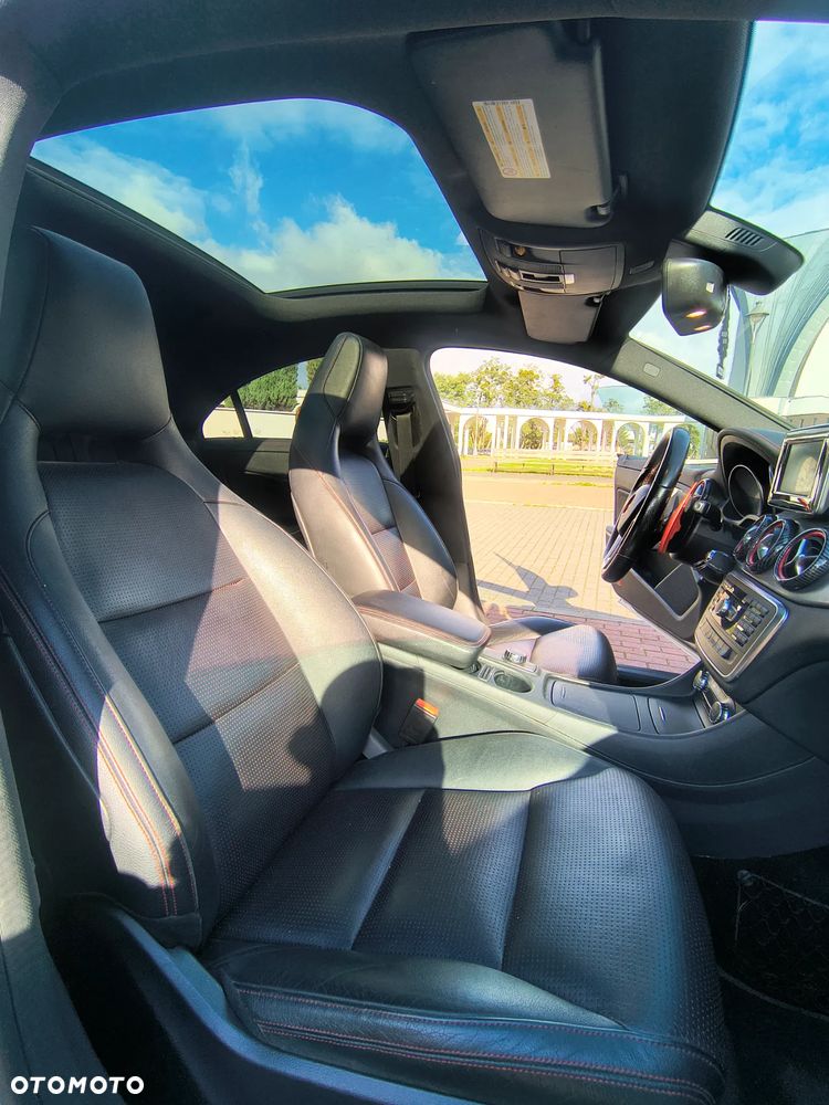 Mercedes-Benz CLA 250 4-Matic AMG Line - 23