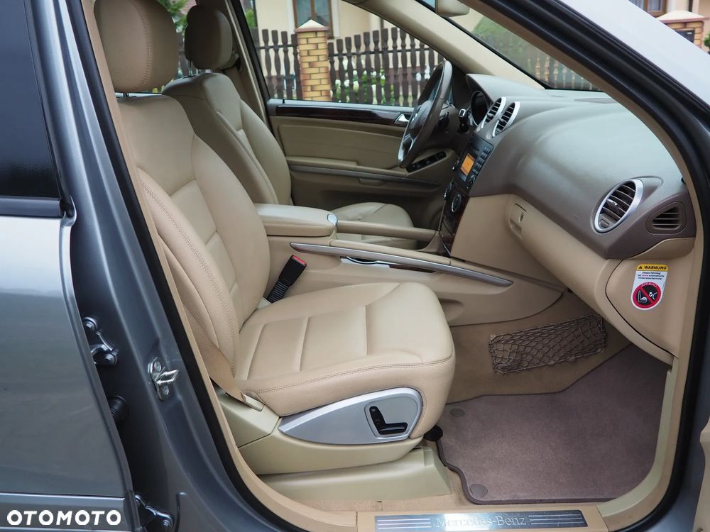 Mercedes-Benz ML - 23