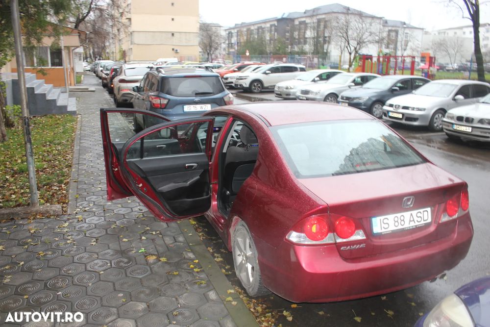 Honda Civic 1.8 S - 7