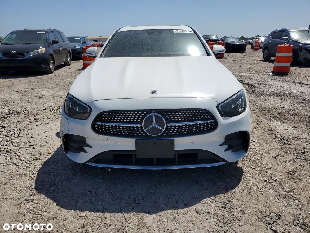 Mercedes-Benz Klasa E 300 9G-TRONIC - 5