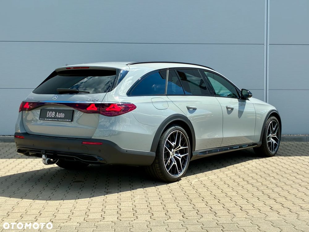 Mercedes-Benz Klasa E 220 d mHEV 4-Matic Avantgarde 9G-Tronic - 3