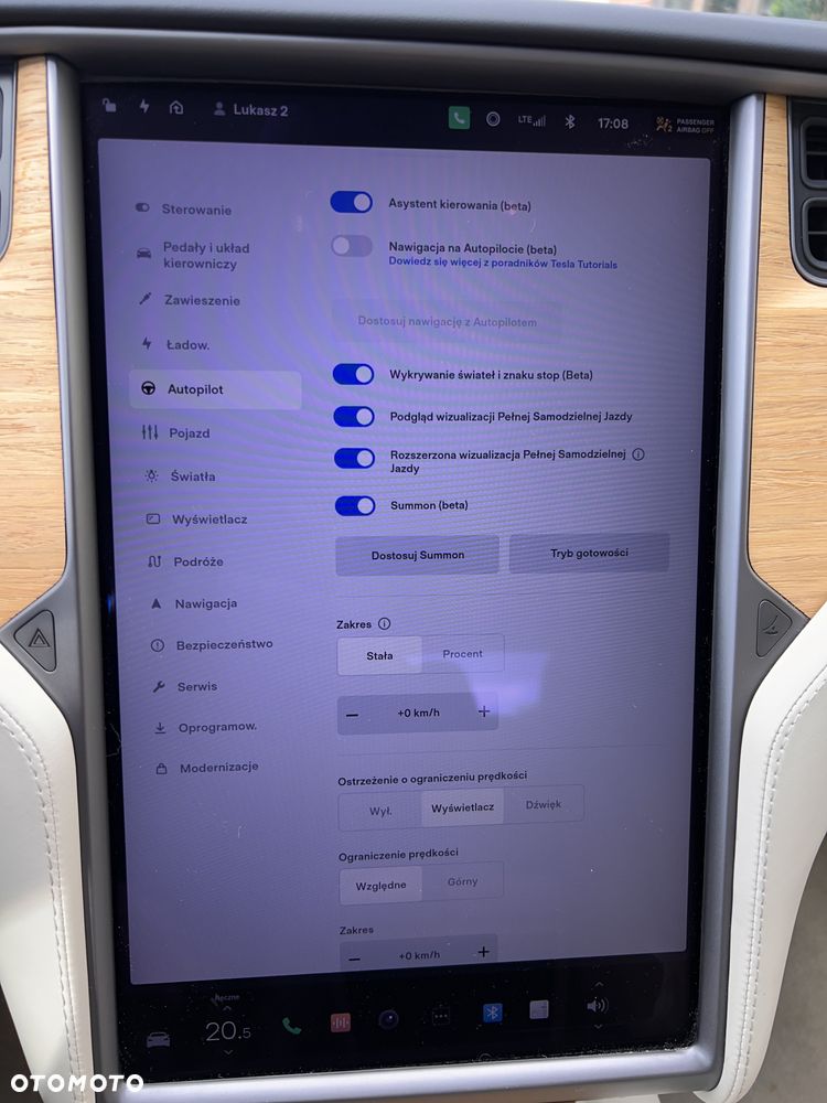 Tesla Model S - 22