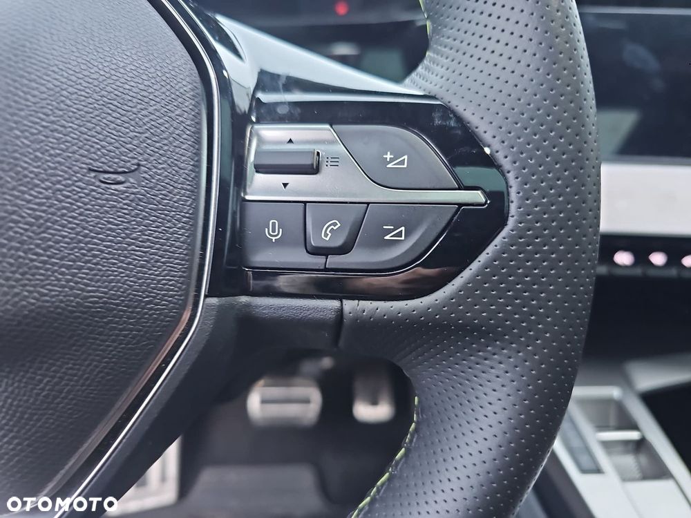 Peugeot 408 - 15