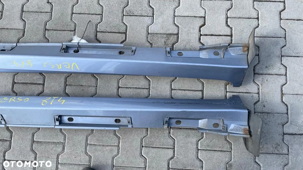 TOYOTA VERSO 09-13 NAKŁADKA PROGU LISTWA LEWA PRAWA KOLOR 8T4 KOŁKI - 2