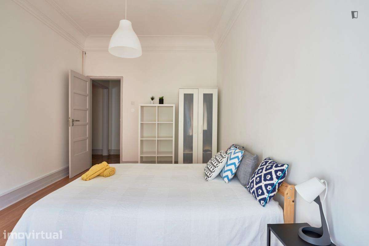 Quarto - localizado em Marquês de Pombal Lisbon - Grande imagem: 4/52