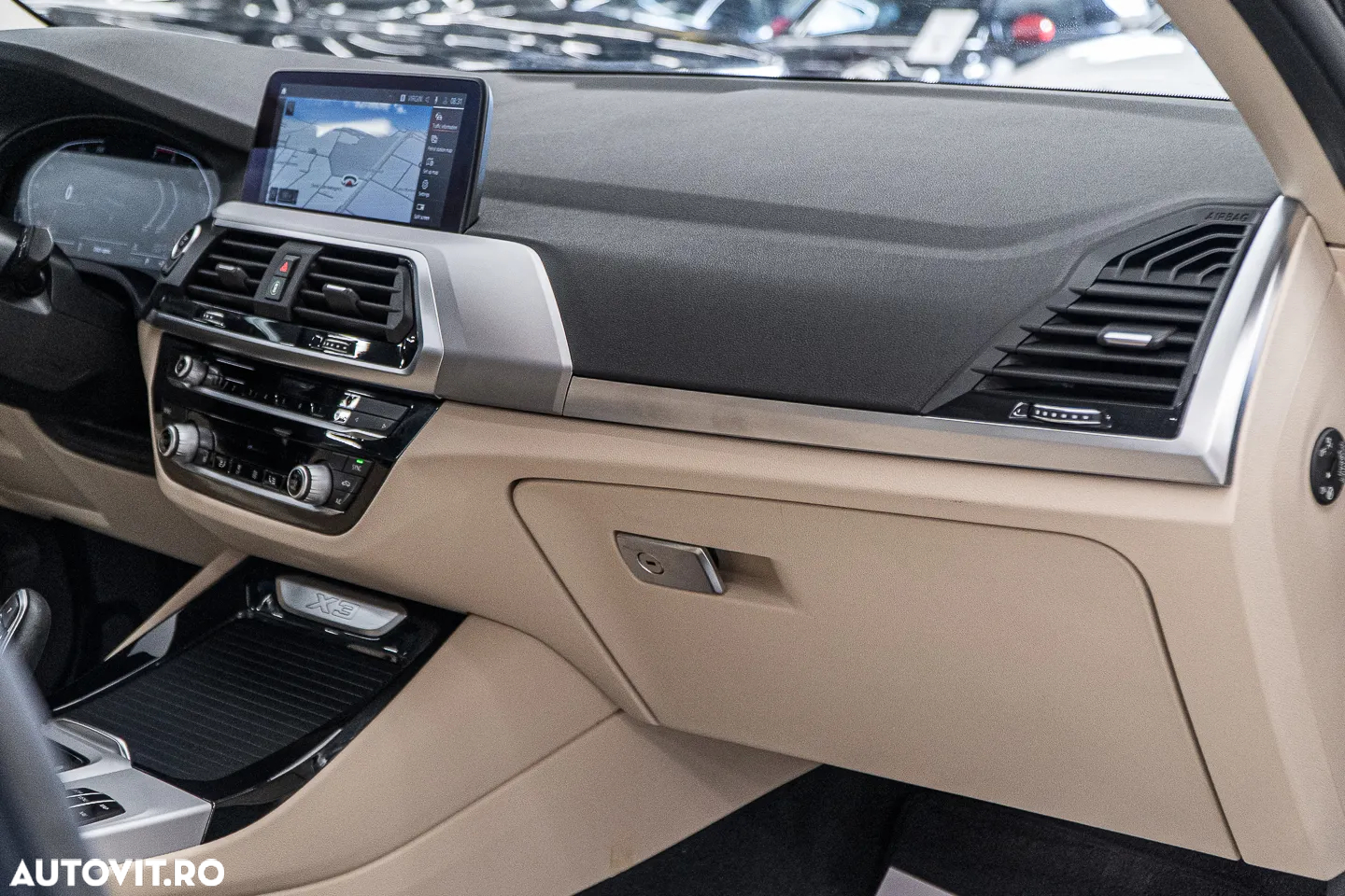 BMW X3 xDrive20i AT Luxury Line - 32