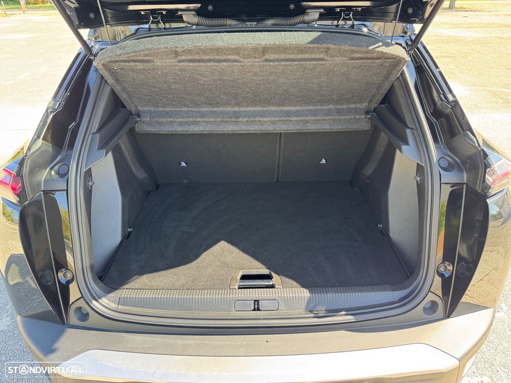 Peugeot e-2008 54 kWh Allure - 44