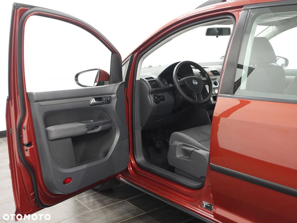 Volkswagen Touran - 17
