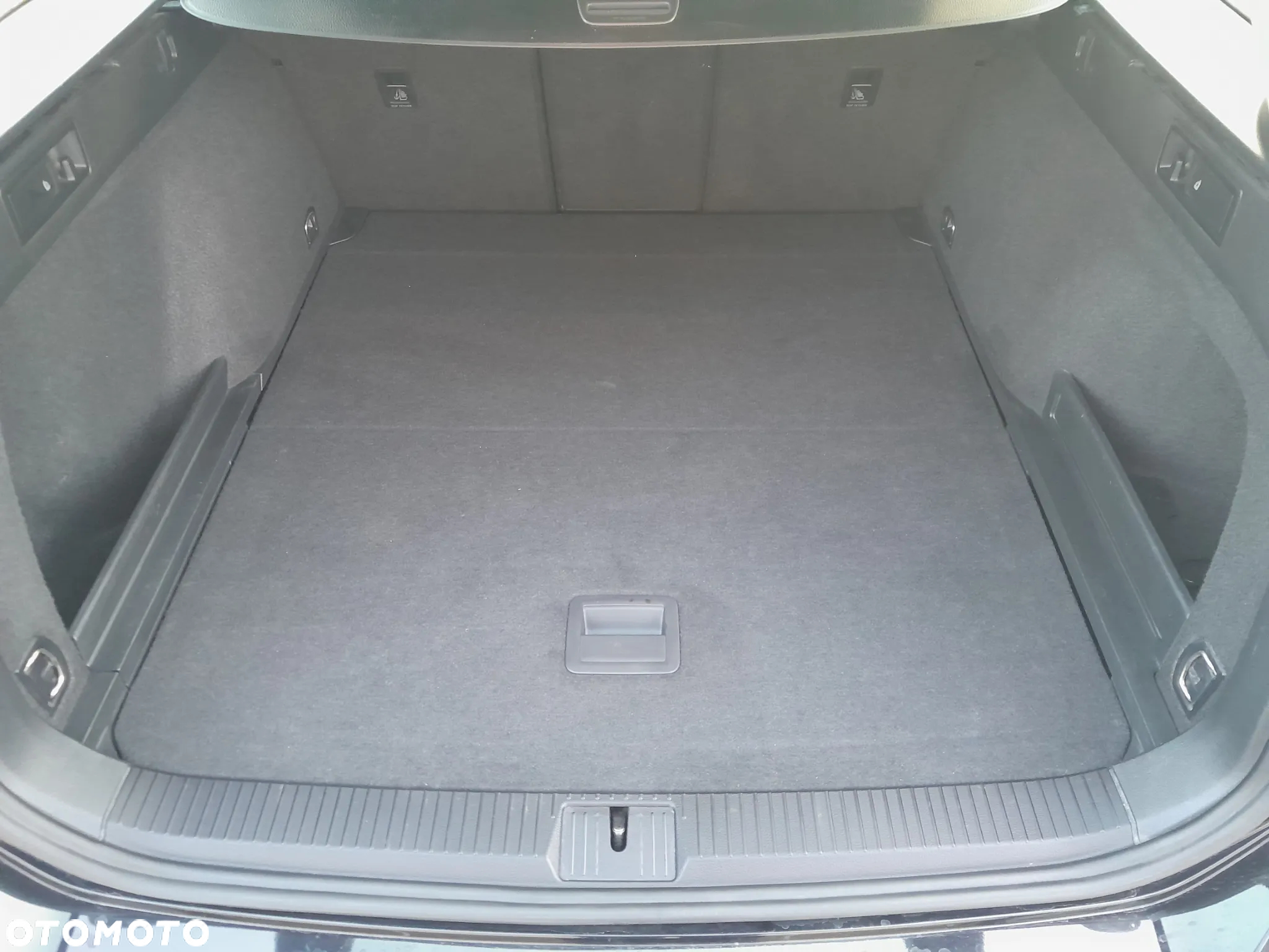 Volkswagen Passat 1.5 TSI EVO Elegance - 22
