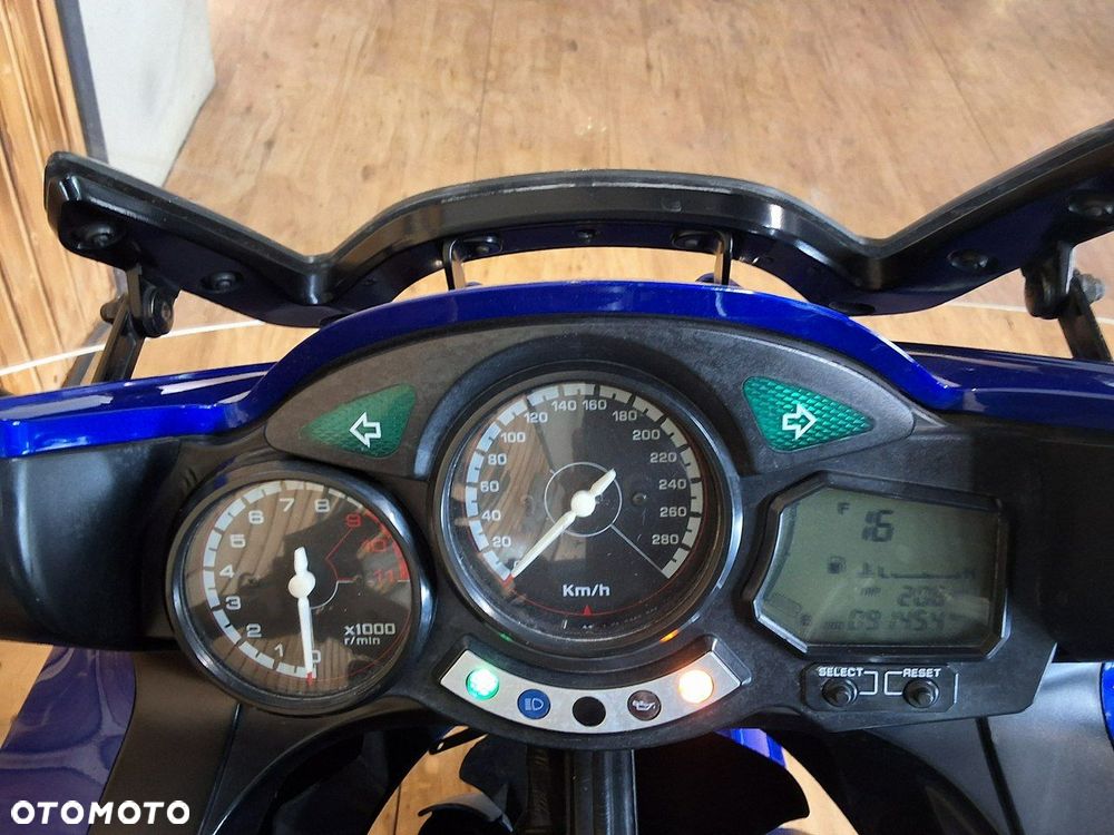 Yamaha FJR - 11