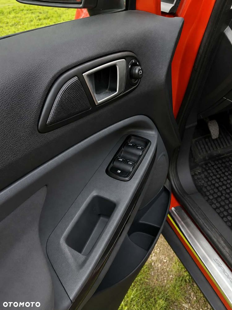 Ford EcoSport - 10