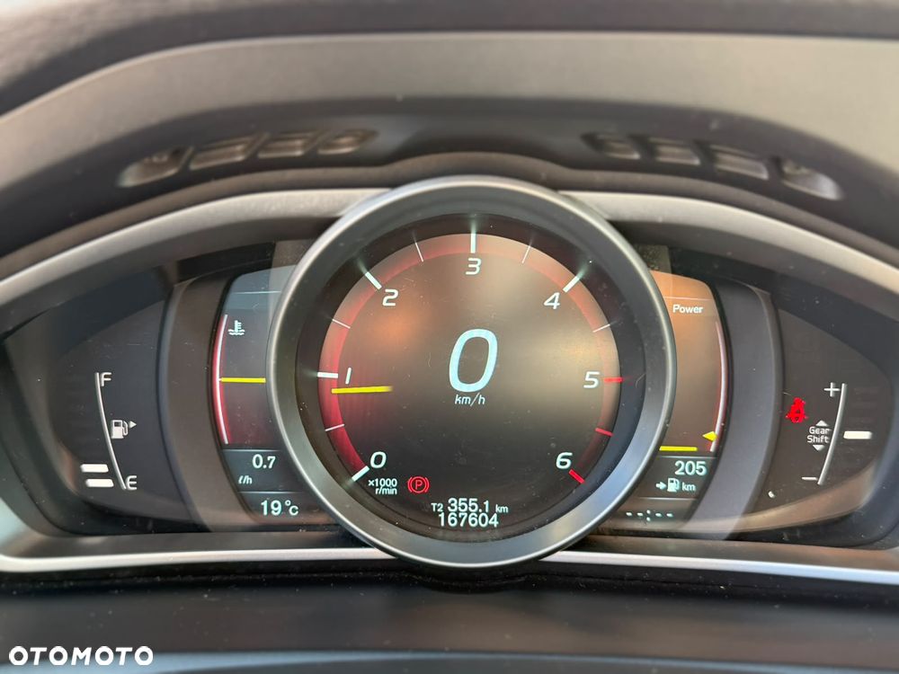 Volvo V40 D2 R Design - 11