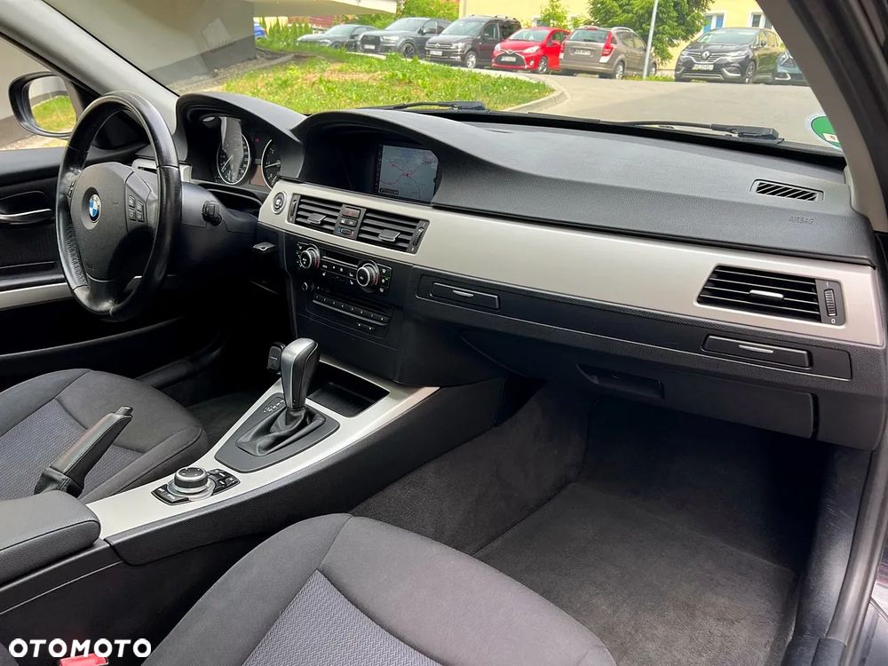BMW Seria 3 318i Edition Exclusive - 14