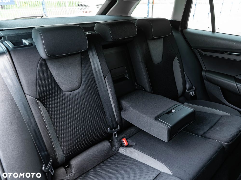 Skoda Octavia 2.0 TDI DSG 4x4 Style - 28
