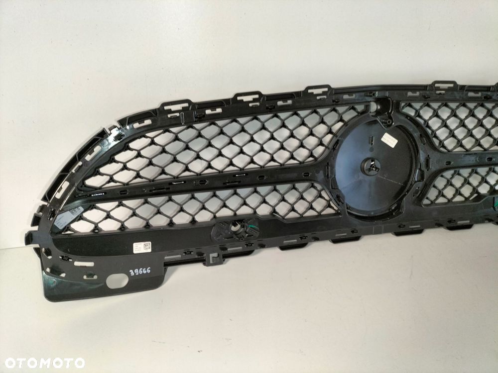 atrapa kratka grill mercedes c klasa w206 21- amg - 4