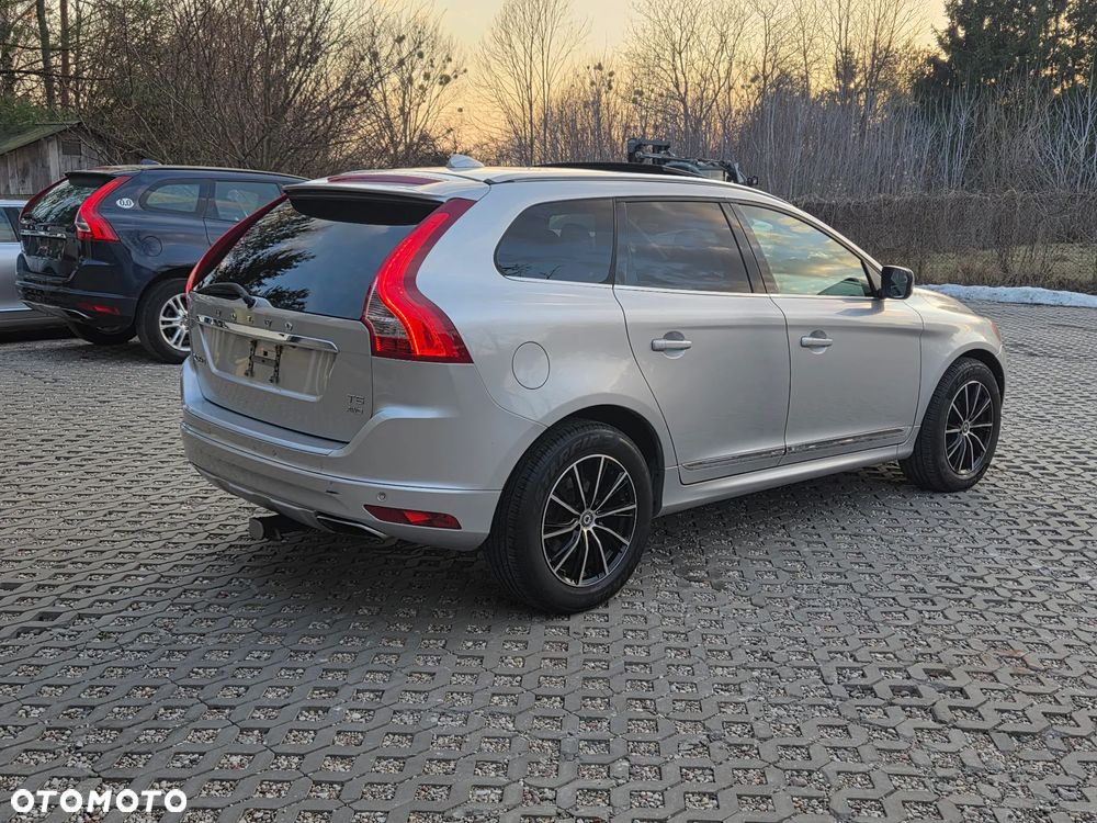 Volvo XC 60 T5 AWD Geartronic Momentum - 3