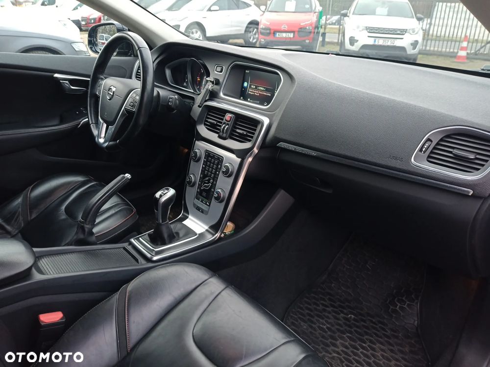 Volvo V40 Cross Country D3 Ocean Race - 17