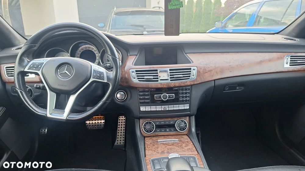 Mercedes-Benz CLS - 16