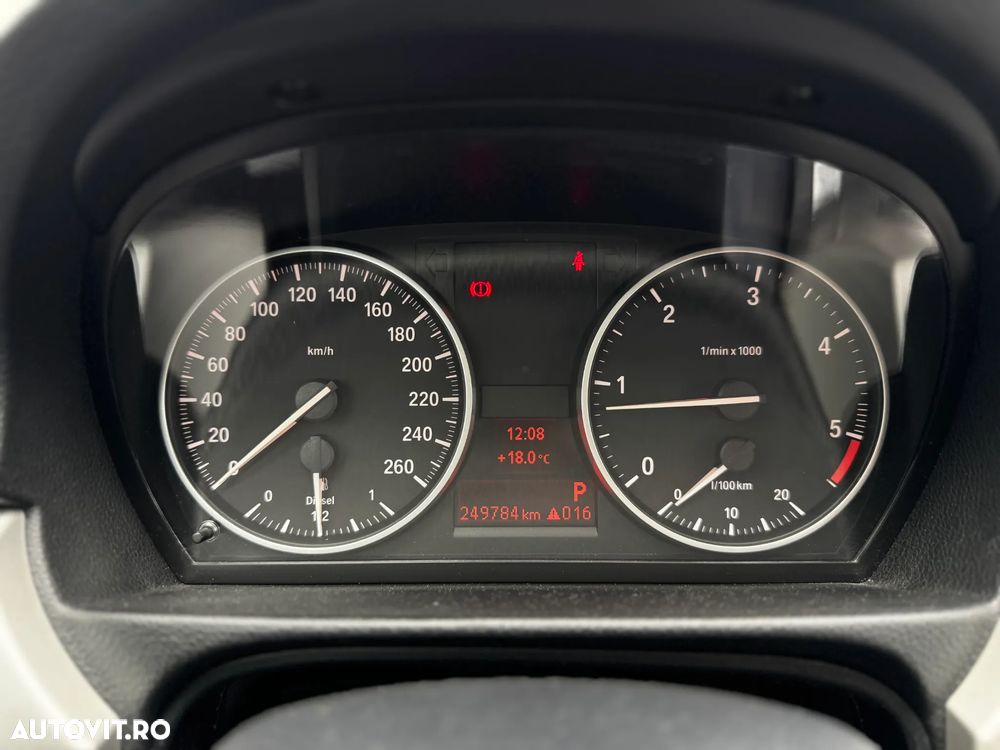 BMW Seria 3 320d DPF Aut. M Sport Edition - 24