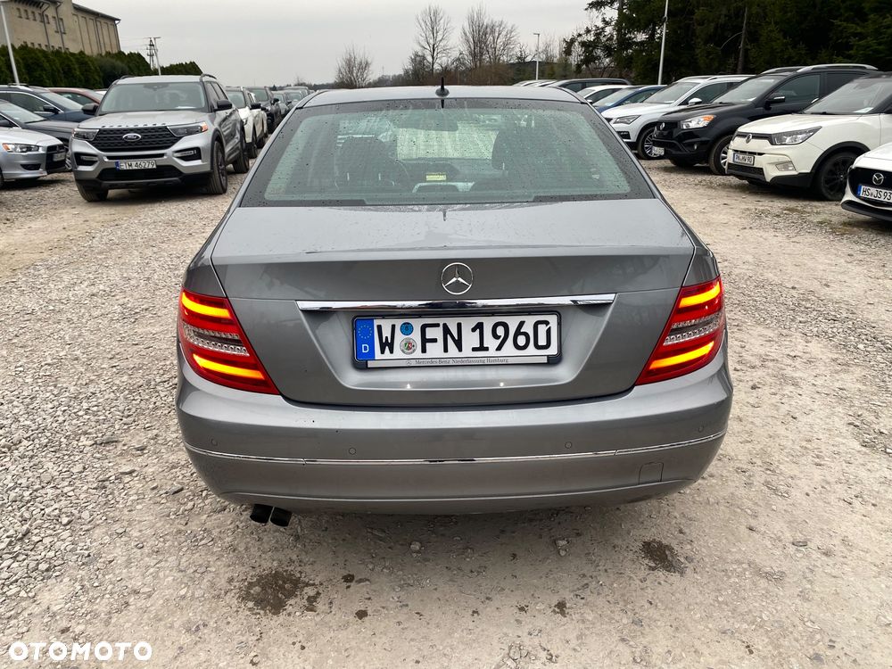 Mercedes-Benz Klasa C 180 CGI Automatik BlueEFFICIENCY Avantgarde - 4