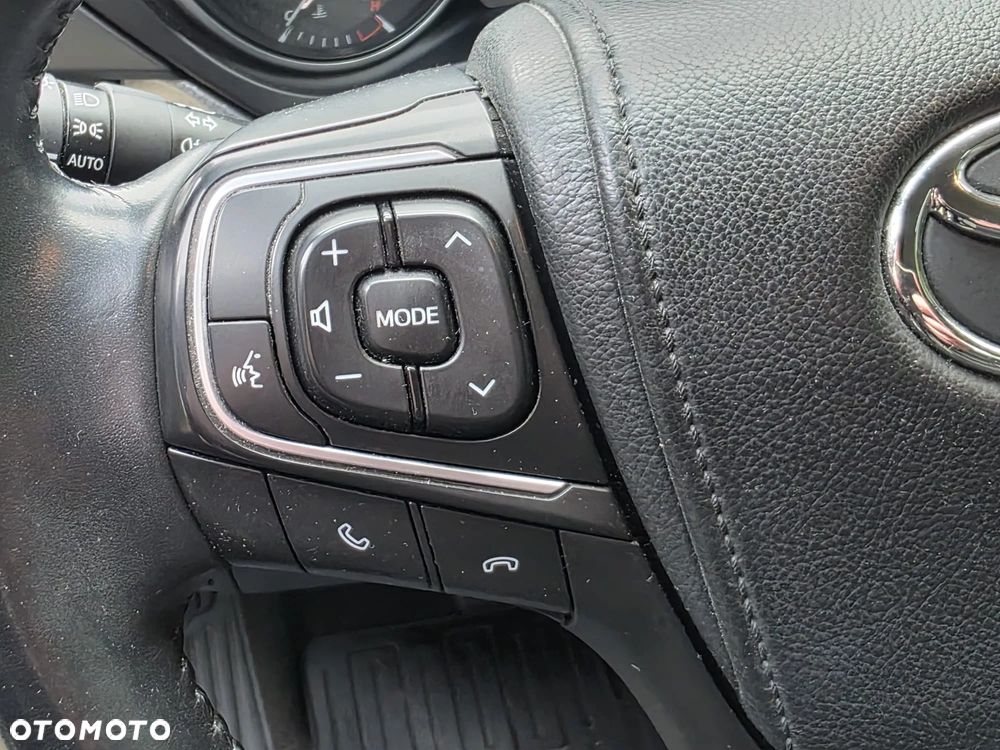 Toyota Avensis 1.8 Premium MS - 30