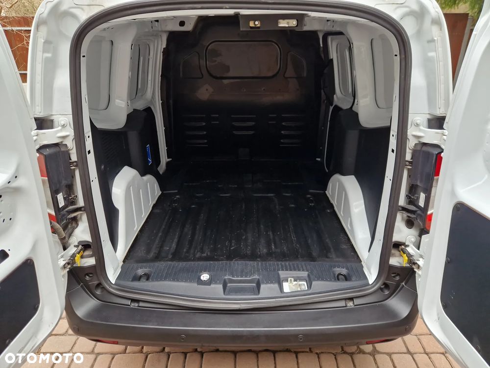 Ford Transit Courier - 9