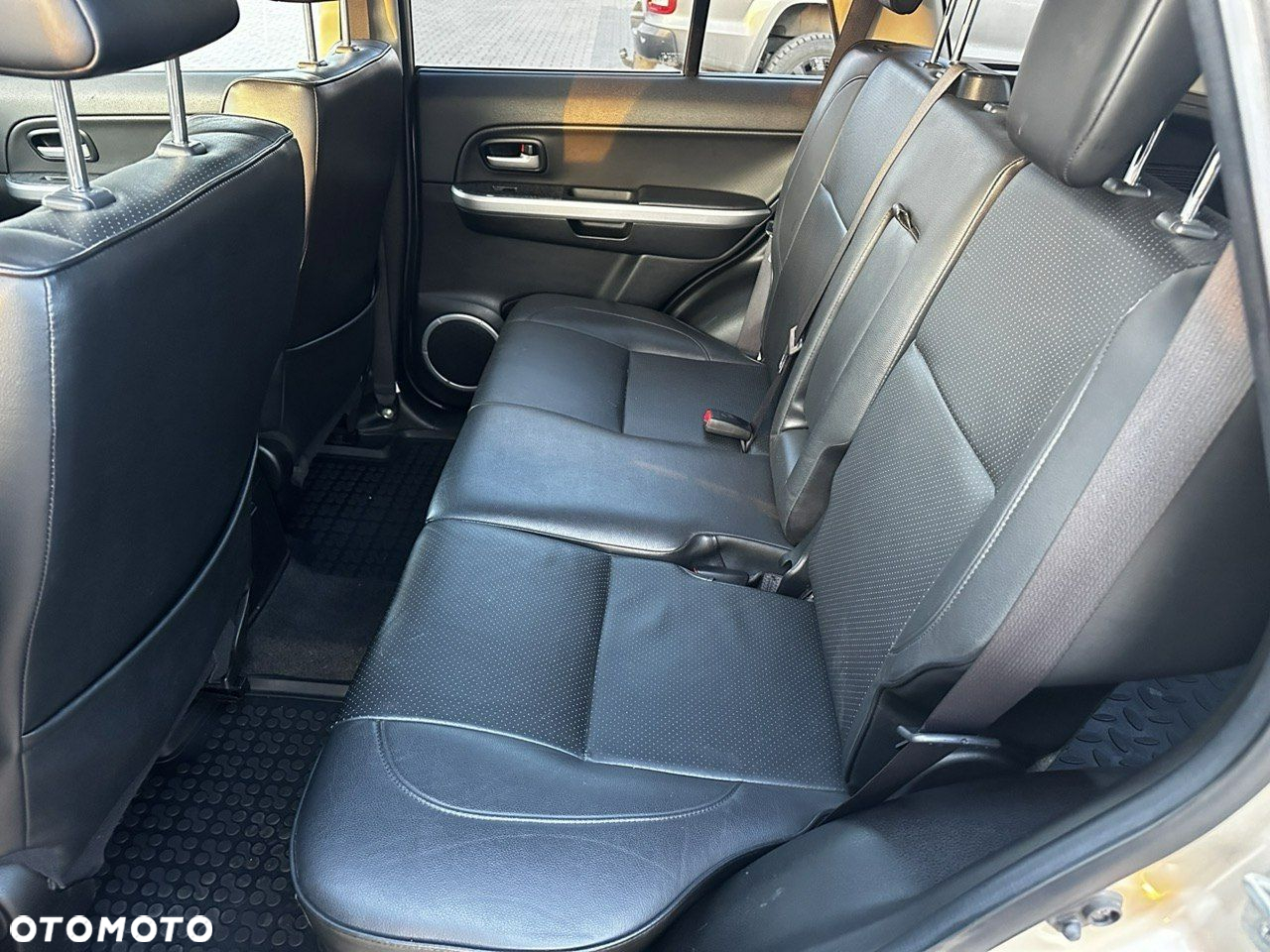 Suzuki Grand Vitara 1.9 DDiS Premium - 20