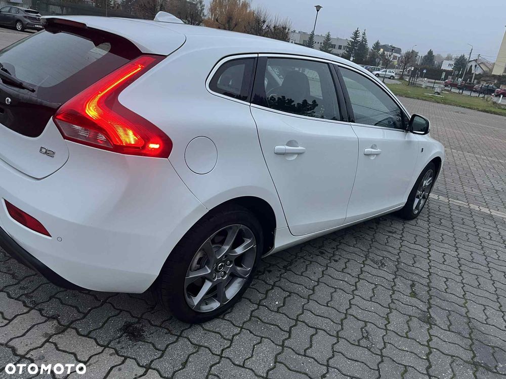 Volvo V40 D2 Drive-E Momentum - 17