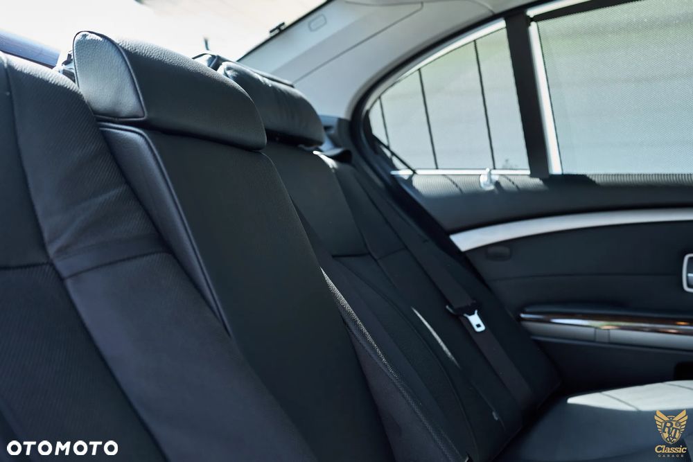 BMW Seria 7 750i L - 17